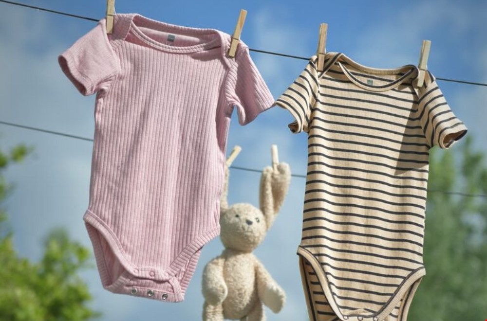 Zo veel kleding heb je nodig voor je pasgeboren baby